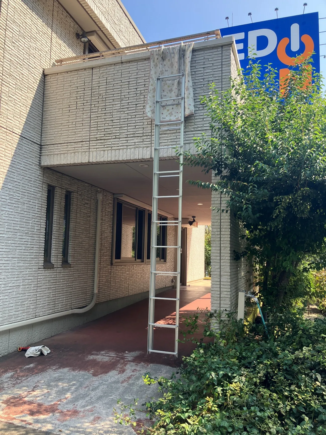 避難はしご設置工事